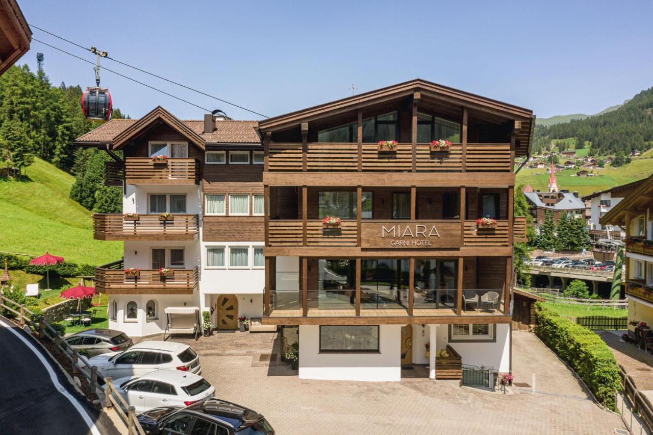 Garni Hotel Miara - Your Dolomites Home Сельва-ді-Валь-Гардена Екстер'єр фото