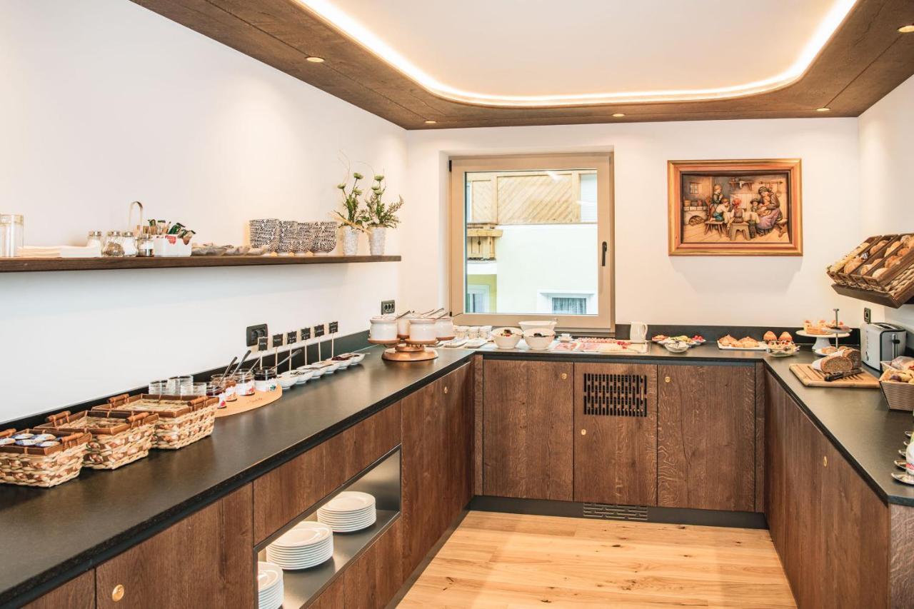 Garni Hotel Miara - Your Dolomites Home Сельва-ді-Валь-Гардена Екстер'єр фото