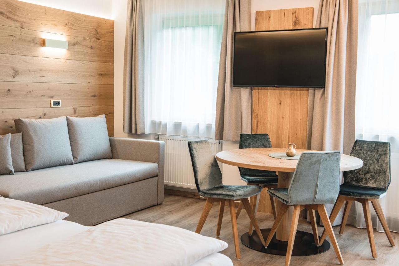 Garni Hotel Miara - Your Dolomites Home Сельва-ді-Валь-Гардена Екстер'єр фото