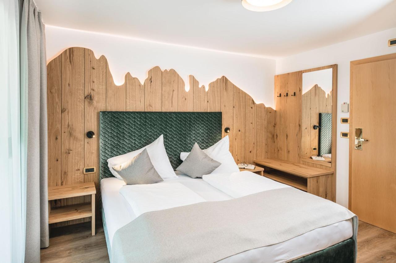 Garni Hotel Miara - Your Dolomites Home Сельва-ді-Валь-Гардена Екстер'єр фото