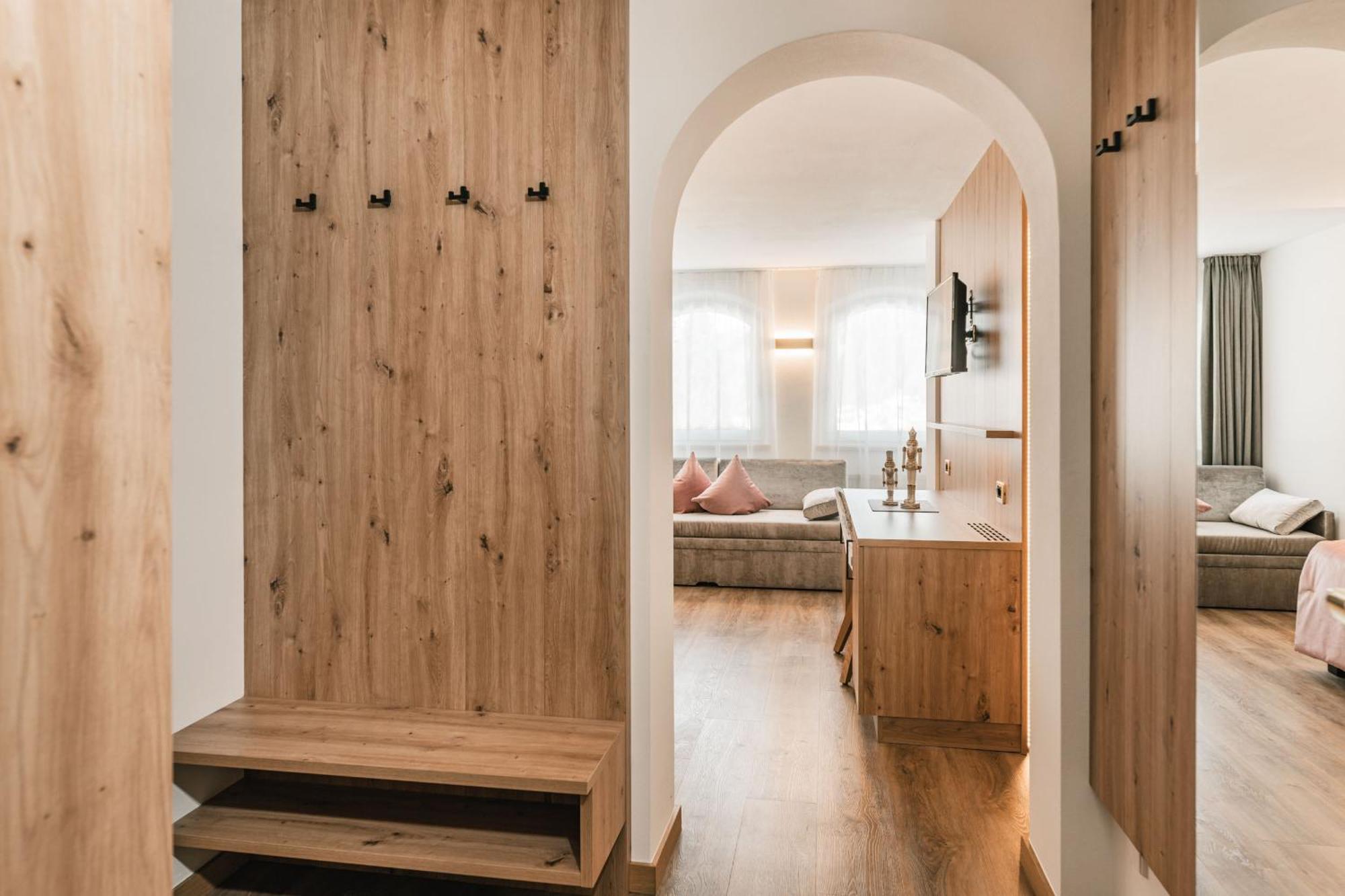 Garni Hotel Miara - Your Dolomites Home Сельва-ді-Валь-Гардена Екстер'єр фото
