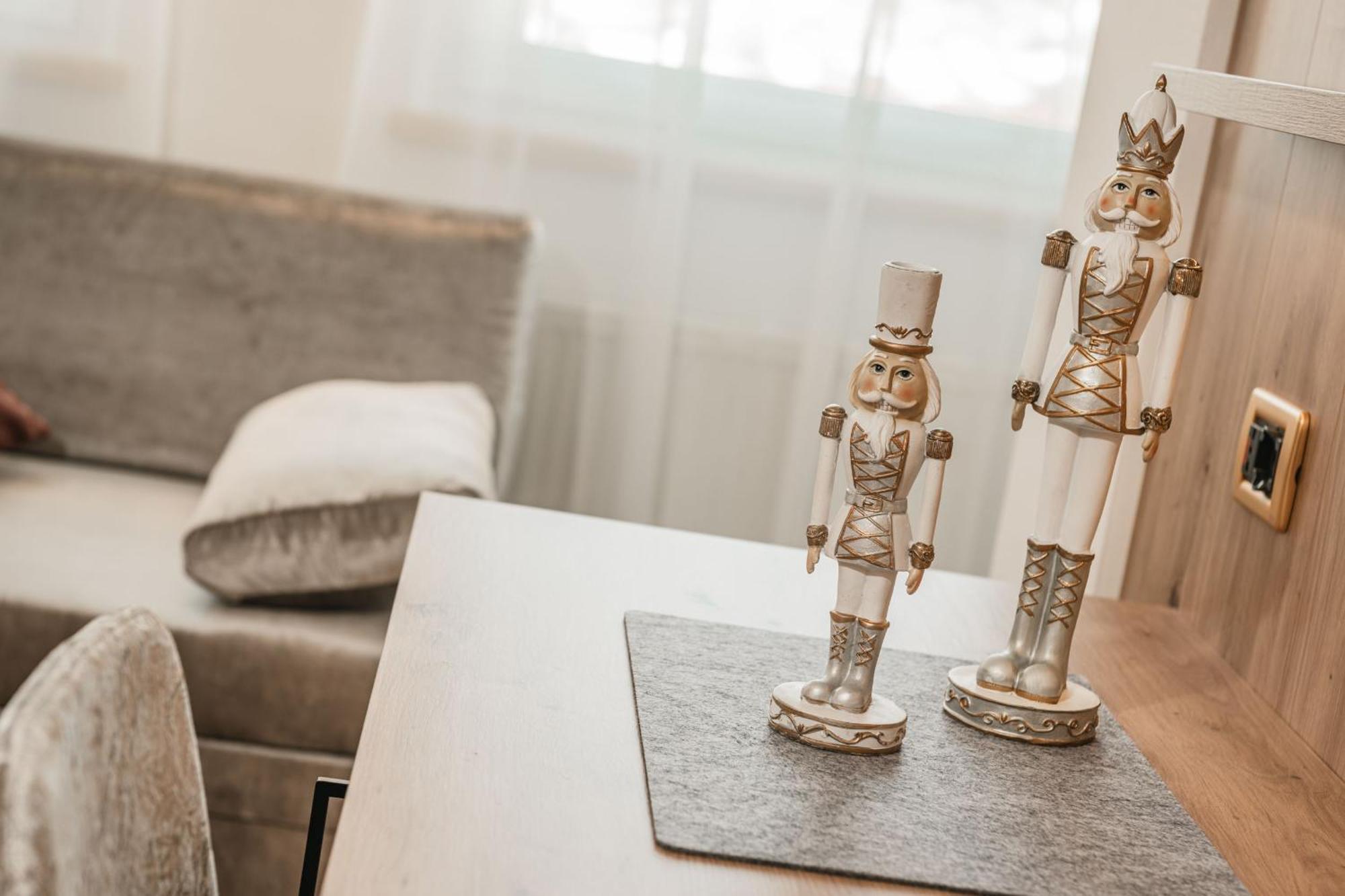 Garni Hotel Miara - Your Dolomites Home Сельва-ді-Валь-Гардена Екстер'єр фото